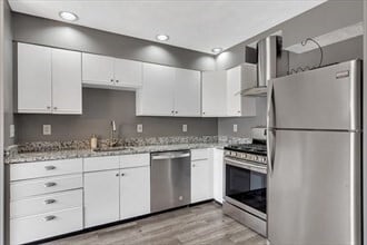 Building Photo - 20 Camelot Dr