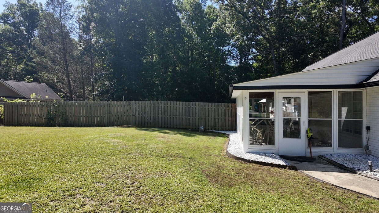 Building Photo - 465 Ram Dr