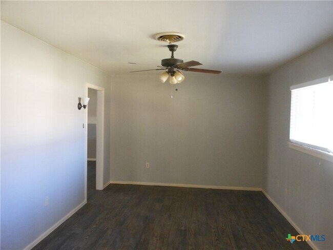 Foto del edificio - 1441 Robin Ln