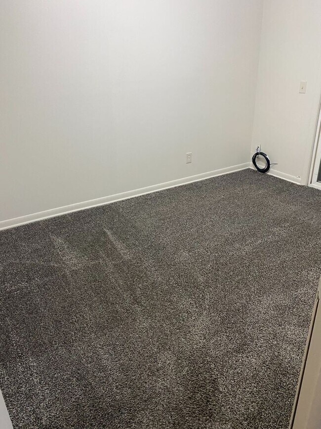 Foto del edificio - 3 bedroom 1 bath