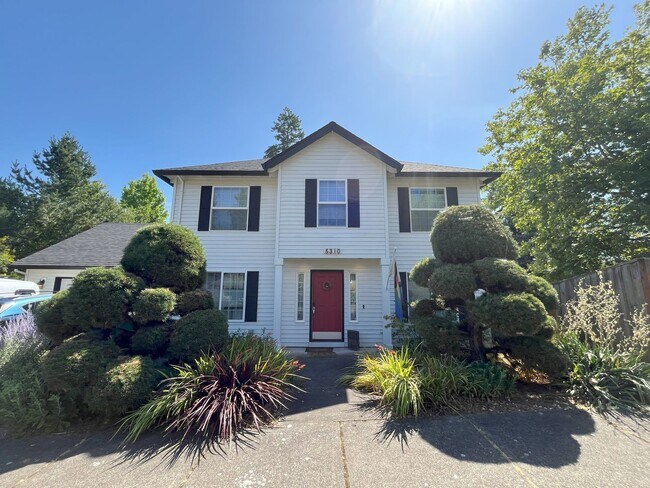 Building Photo - Stylish 3-Bedroom Home with Spacious Layou...