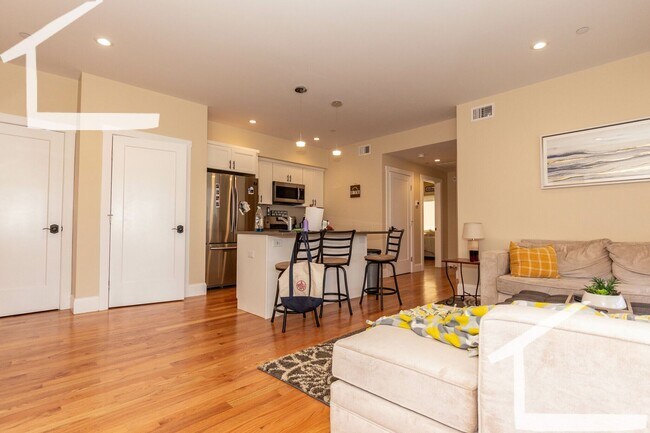 Building Photo - HOT BRIGHTON LISTING!!!!