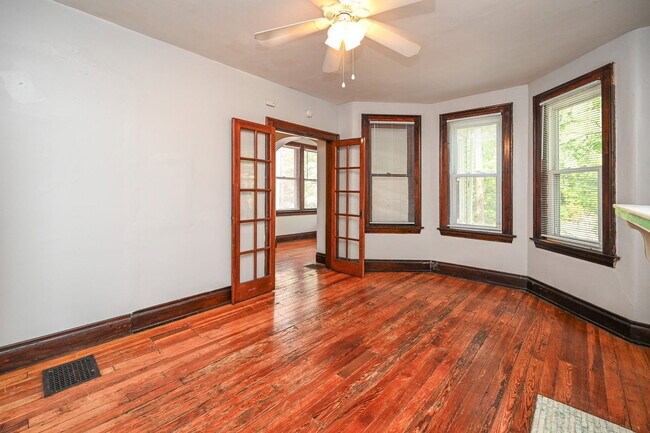 Foto del edificio - 2125 W Clifton Ave