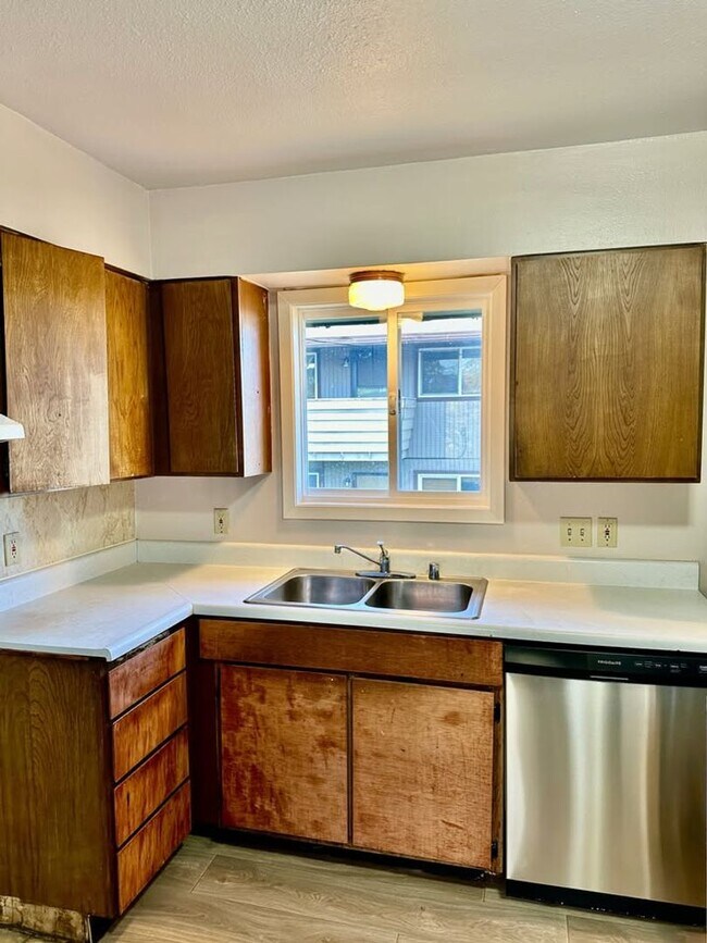 Foto del edificio - 3932 E 9th Ave