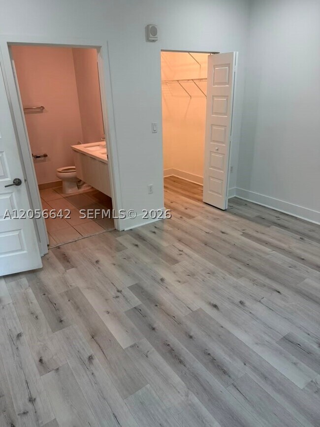Foto del edificio - 7865 NW 104th Ave