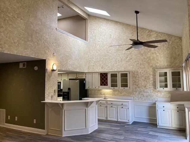 Photo - 7450 Holly Hill Dr Apartment