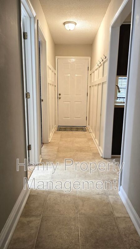 Foto del edificio - 4265 The Oaks Dr