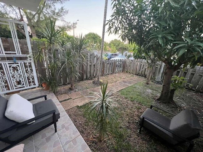 Foto del edificio - 1480 NE 151st St