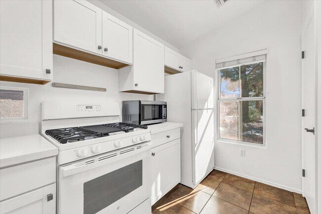 Building Photo - 2116 Eagle Watch Dr