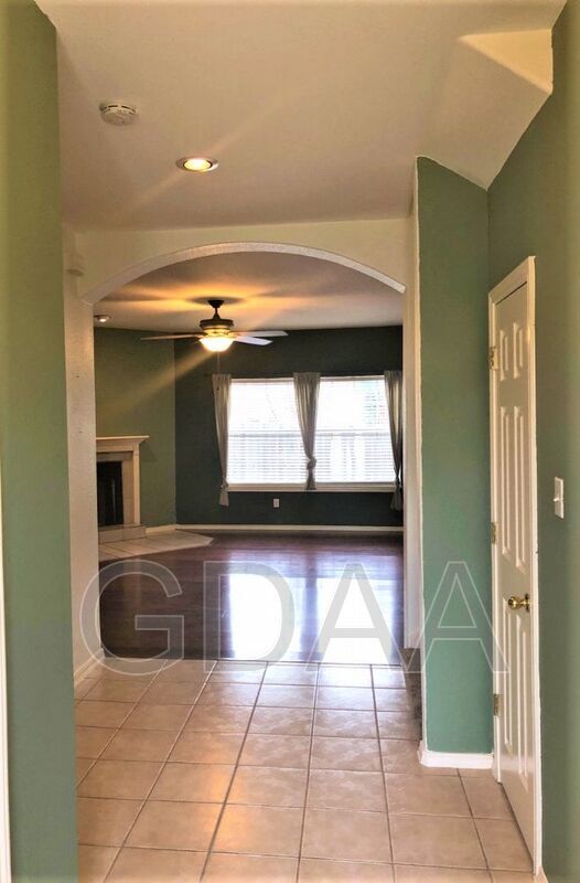 Foto del edificio - 902 Hollow Trail Ct