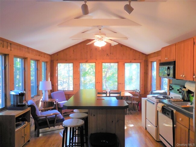 Building Photo - 1 Whippoorwill Ln