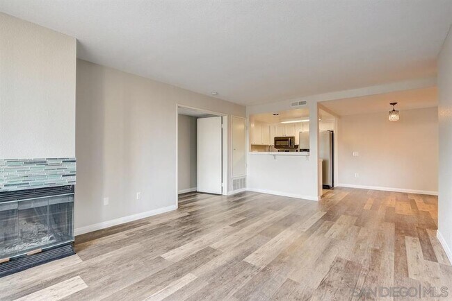 Building Photo - 330 Isthmus Way