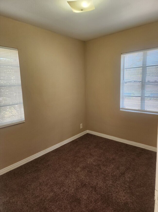 Foto del edificio - Move In Special: $150 off first full month.