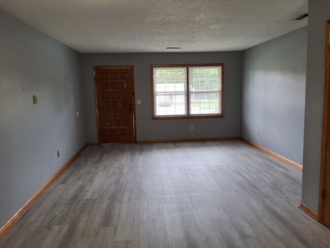 Foto del edificio - Comfy 2 Bedroom, 2 Bath Duplex located in ...