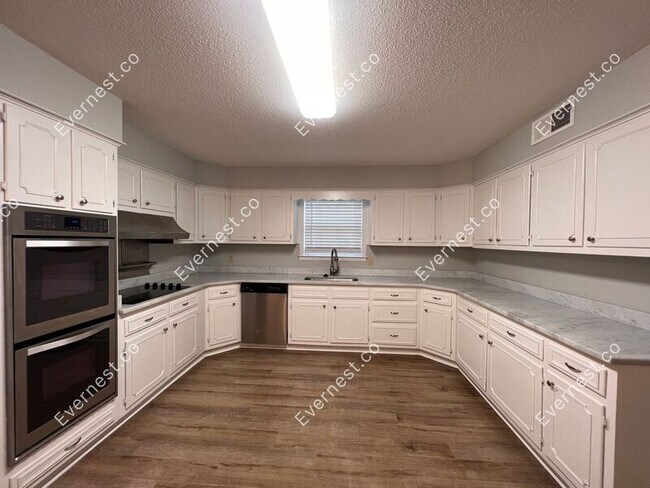 Foto del edificio - 3960 James Rd