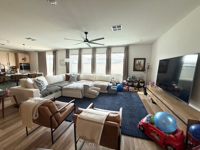 Foto del edificio - COMING SOON! Spacious Southwest Las Vegas Gem | 5 Beds, Loft & 3,000+ Sq Ft Living