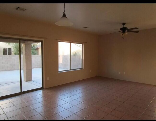 Building Photo - 6825 S Avenida de Aventura