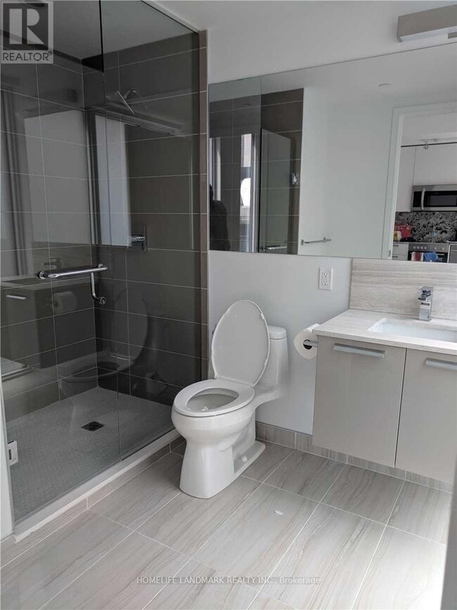 Building Photo - 28 Wellesley St E