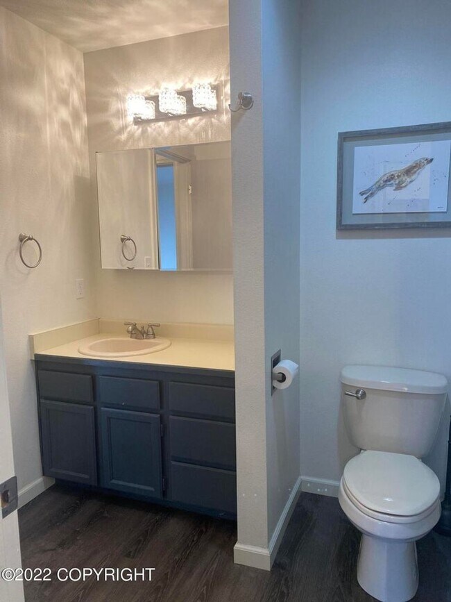 Foto del edificio - Beautifully Updated 2 Bed/1.5 Bath Condo with Garage!