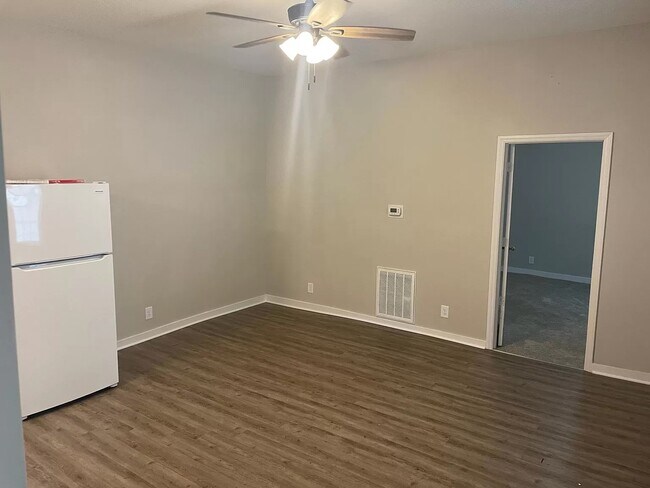 Foto del edificio - 727 N Maple St