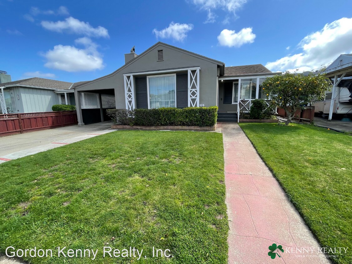 Primary Photo - 3 br, 2 bath House - 213 Wildwood Dr.