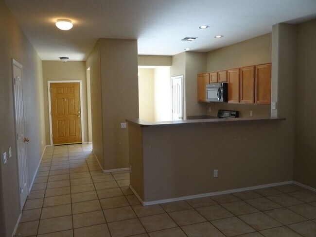 Building Photo - Fantastic 3-Bedroom Home For Rent in Avond...