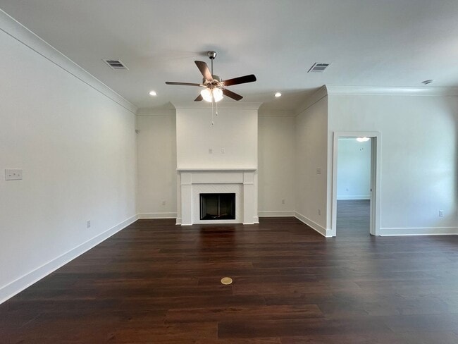Building Photo - 9674 Brookfield Ave