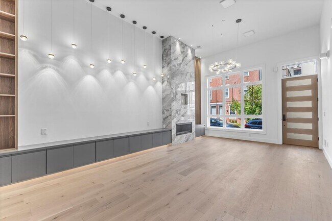 Building Photo - 2110 Cherry St