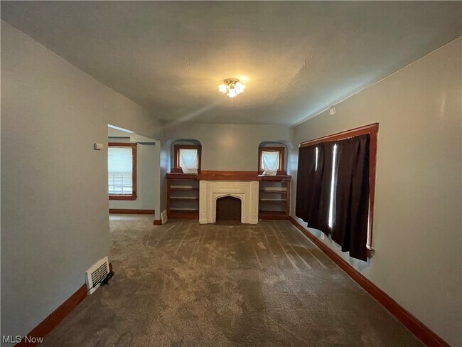 Building Photo - 4159 E 111th St