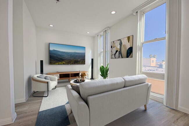 Foto del edificio - 1617 N Poinsettia Pl
