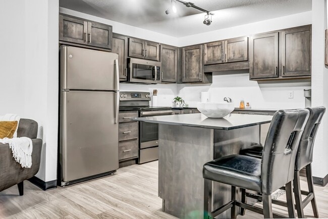 Building Photo - Grand Crossing