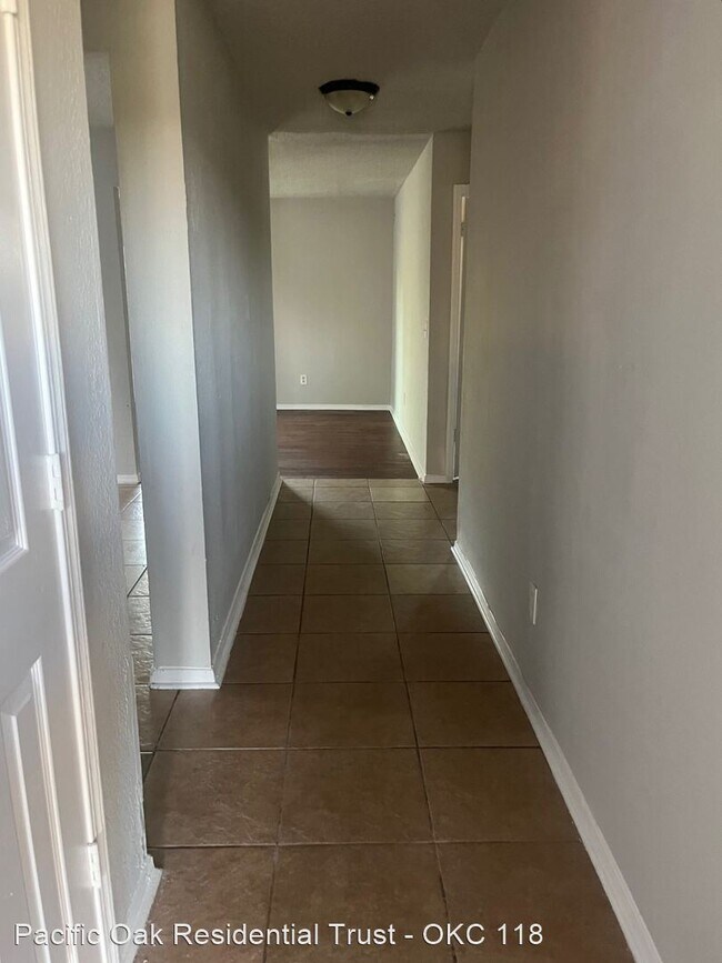 Foto del edificio - 3 br, 1 bath House - 201 NW 121st St