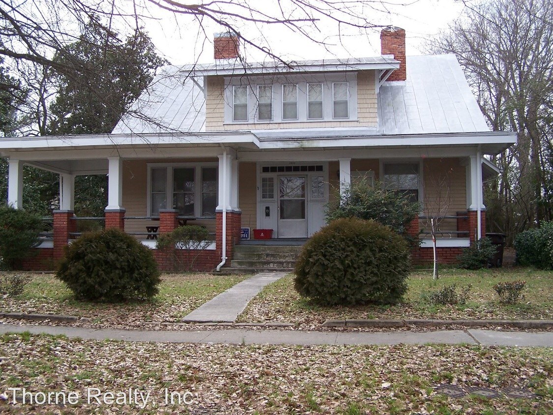 Primary Photo - 1400 N Main St