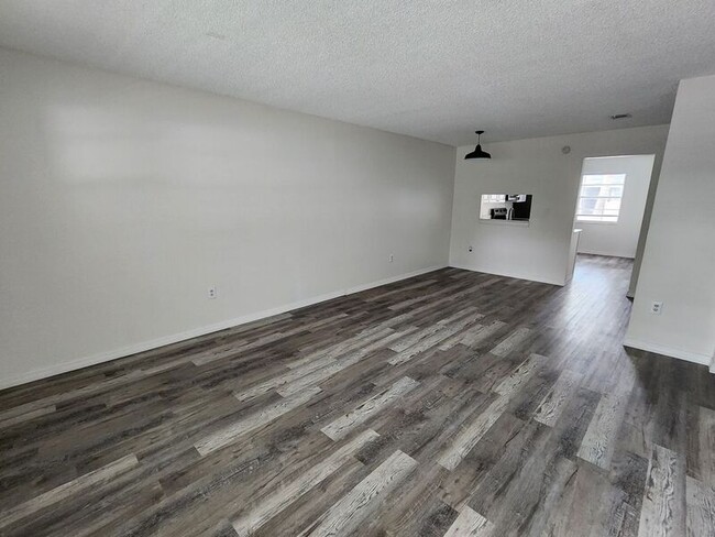 Foto del edificio - 5305 N Blvd