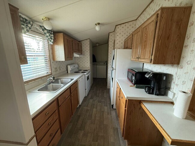 Foto del edificio - 7246 FL-44