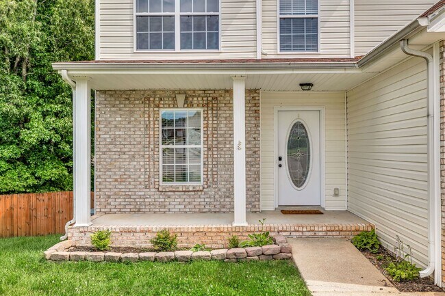 Foto del edificio - 2701 Hidden Ridge Ct