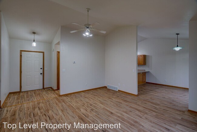 Building Photo - 4 br, 3 bath House - 1509 Bultman Rd