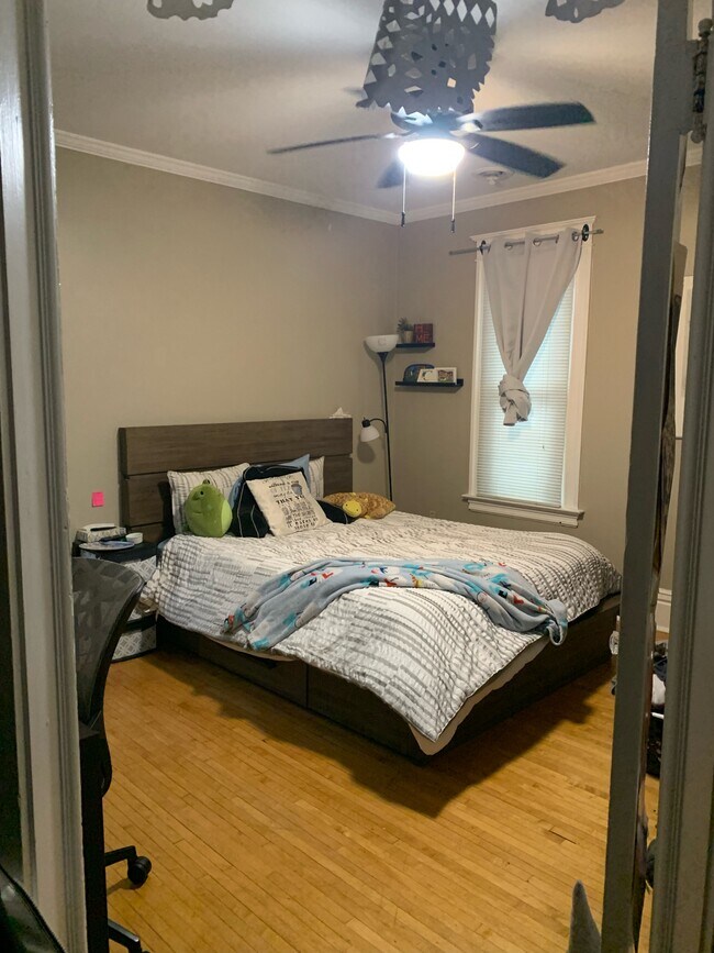 Foto del edificio - 214 8th Ave NE