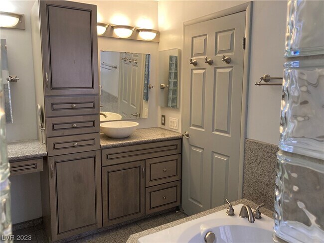 Building Photo - 4475 Los Reyes Ct