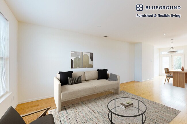 Building Photo - 998 Stewart Ave