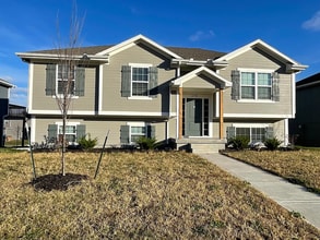 Building Photo - 208 Ramblewood Dr