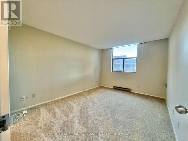 Photo du bâtiment - 2760 Carousel Crescent