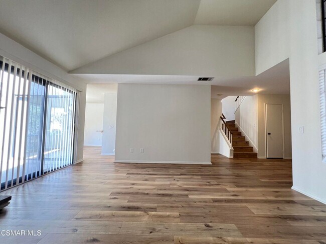 Foto del edificio - Beautifully maintained home in the desirable Camarillo Springs