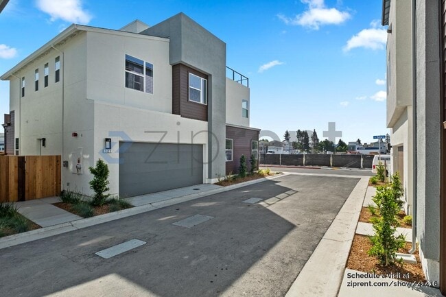 Building Photo - 121 Quicksilver Ct