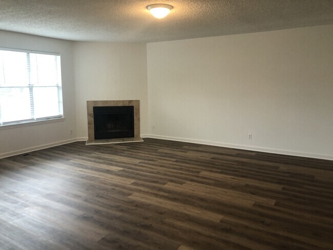 Building Photo - 2723 Penn Meade Dr