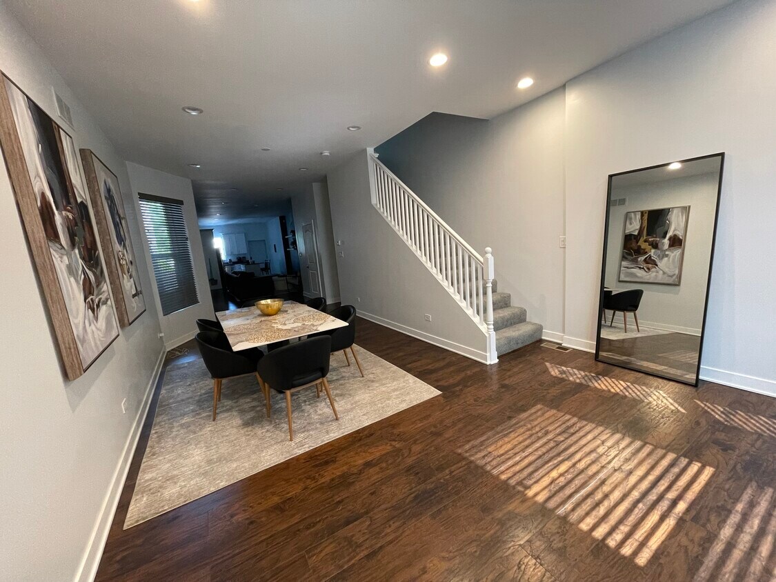 Main level dining - 6033 S Eberhart Ave