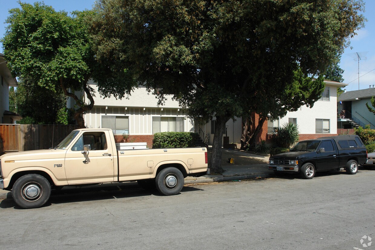 Foto del edificio - 633 Grand Fir Ave