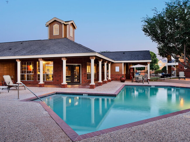Building Photo - Country Oaks Apartment Homes