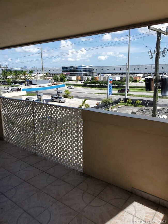 Foto del edificio - 685 Miller Dr