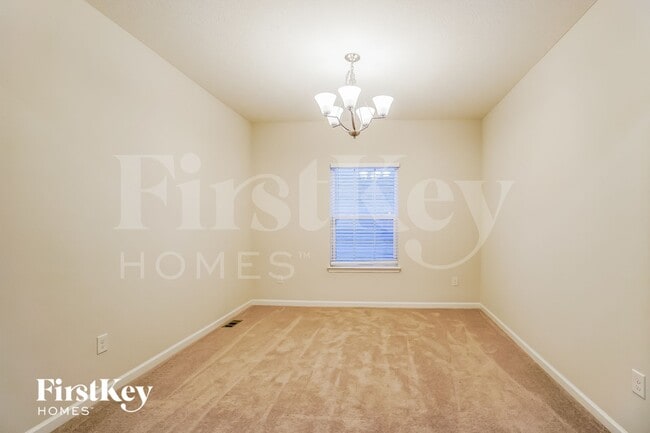 Building Photo - 717 Wallace Dr
